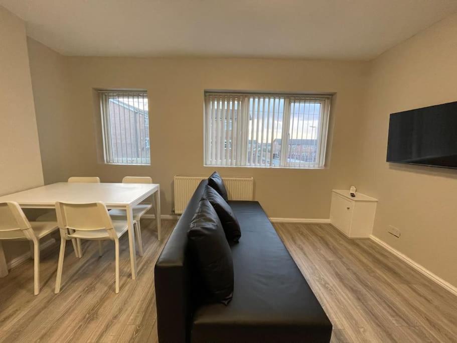 Hosted By Ryan - 1 Bedroom * Liverpool